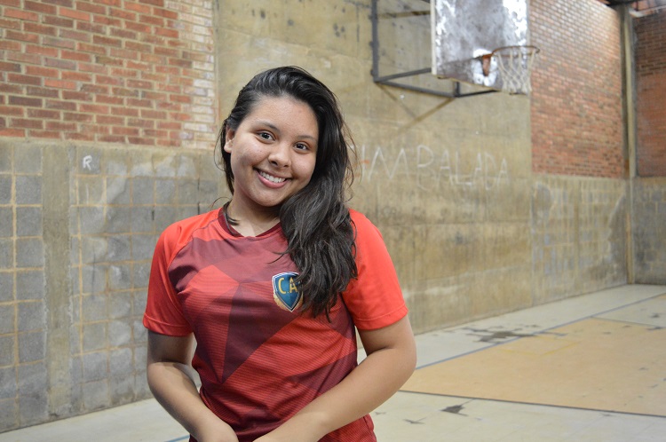 Gabriella Silveira compõe a equipe de voleibol feminina do curso técnico em Controle Ambiental pela primeira vez